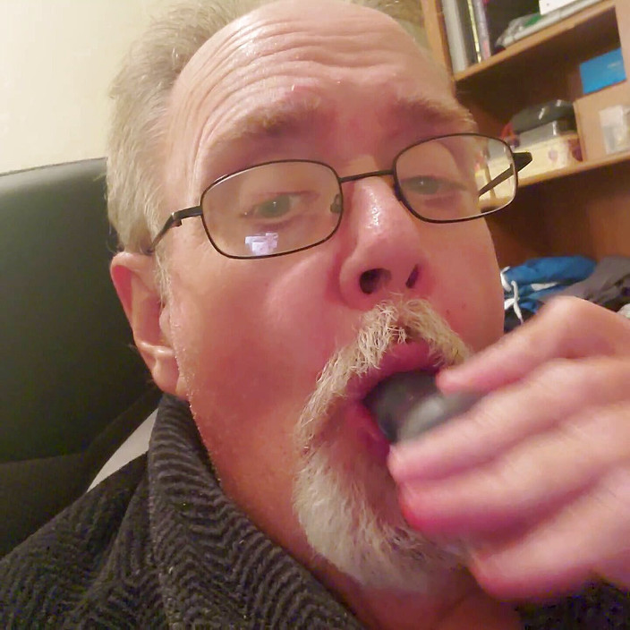 RTK88 Adult Studios: Garganta profunda com vibrador