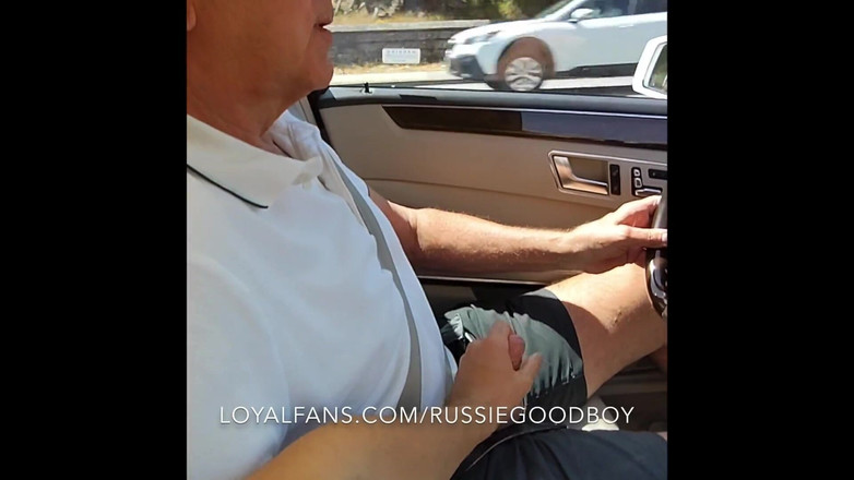 Russie Goodboy: Bú cu lớn của cha dượng Jay Taylor trong xe...