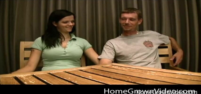 Homegrown Anal Sex: John dà ad amber knox una sborrata anale appiccicosa