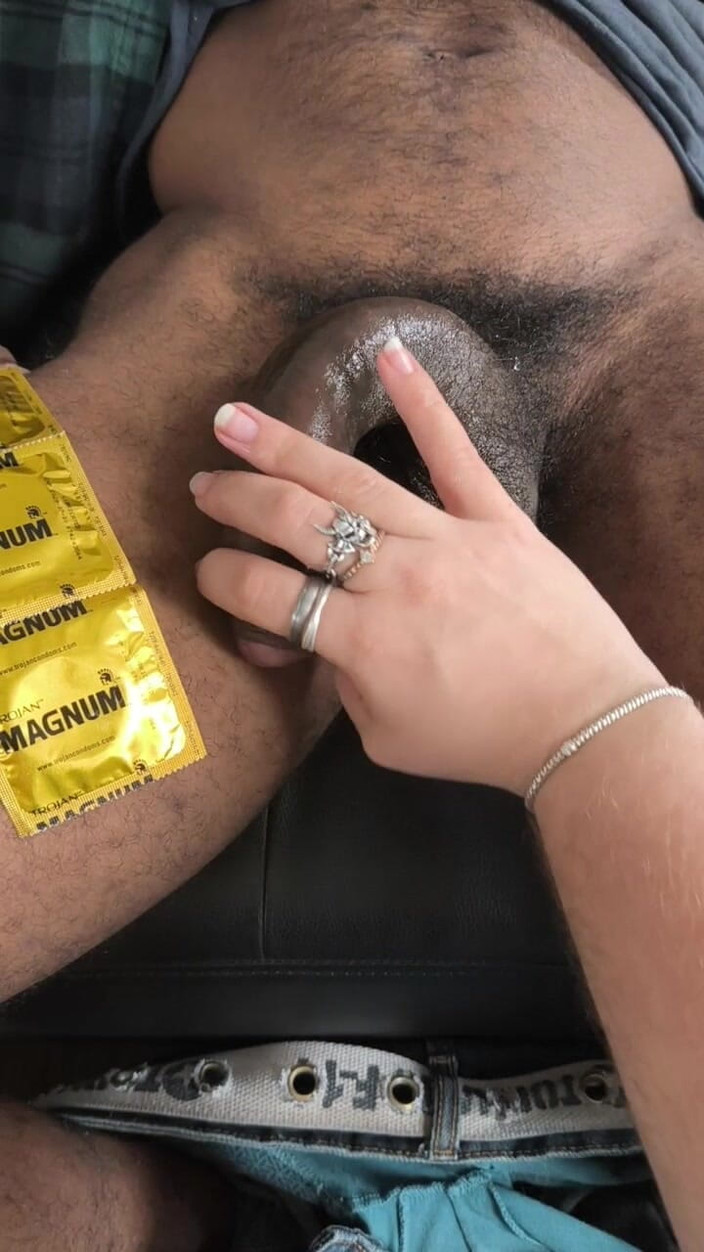 Dorian Fitt: मुझे परदे के पीछे जोर से छुए मेरे काले लंड का अनुभव 2