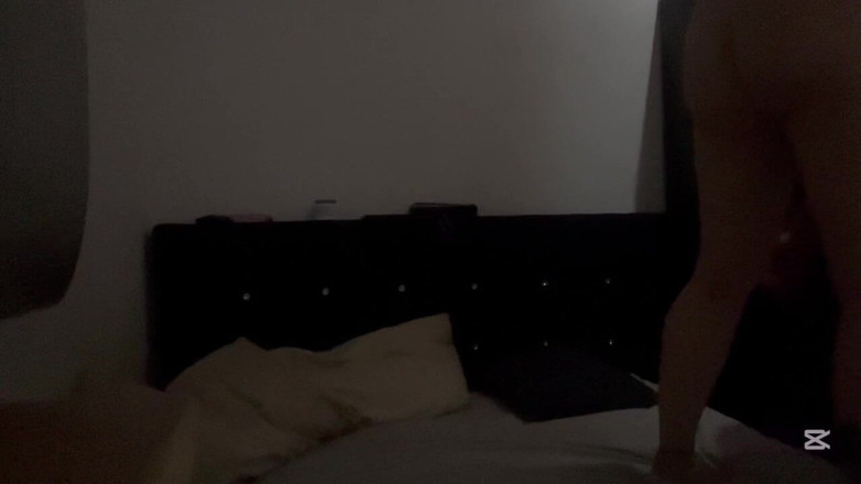 Lazosprohibidos: Dospělá přijíždí a jezdí nahoře, nevlastní syn přichází a stříká...