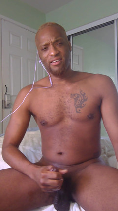 Kennie Jai: ケニー・ジャイがカムで自慢する