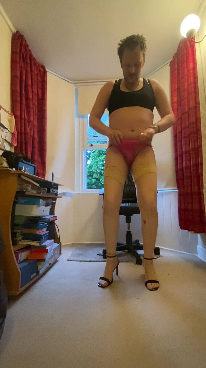 Ava Maxwell: JOI in tan strumpor (kort version)