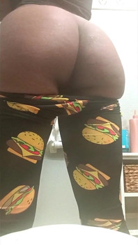 Teen Sneaks to Show off Her Fat Ass