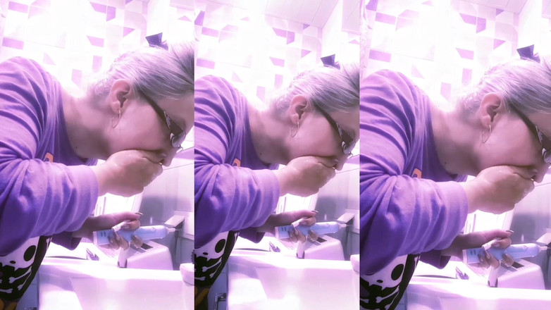 FinDom Goaldigger: Asmr zubní kartáček poslouchejte ve sluchátkách