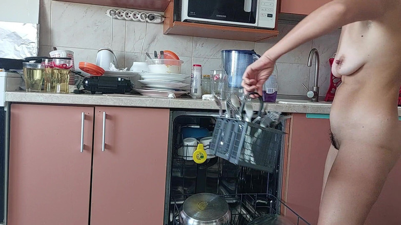 Amateur_MS: キッチンの官能的な熟女毛深い猫、巨乳、大きなお尻。成熟したマンコの毛、大きなお尻、巨乳。