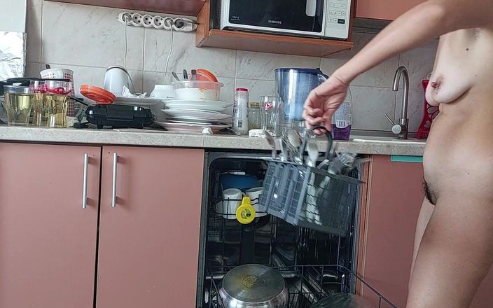 Amateur_MS: 부엌 털이 무성한 보지의 관능적인 밀프, 거유, 큰 엉덩이. 미시 보지 머리, 큰 엉덩이, 거유.