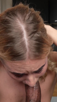 Madison McQueen sperma slikken pov grote zwarte lul pijpbeurt