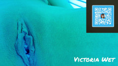 Victoria wet: La matrigna si sditalina nel solarium