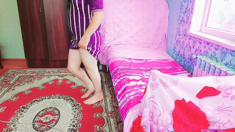 Kitty_Cross: Manos libres masturbación pre correrse con mis lindas piernas de...