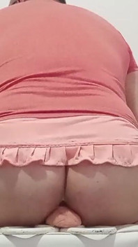 Esto Es Muy Delicioso Y Me Caliente Al Maximo Montar Ese Consolador.