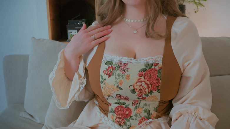 Mrs Wetslavs: La milf paffuta adora quando guardi le sue curve allettanti