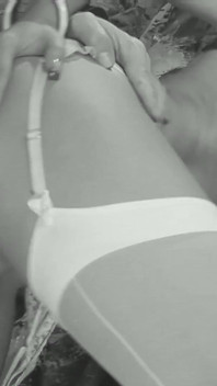 Klassische sexy krankenschwester hilft miner bei einem guten hardcore-fick