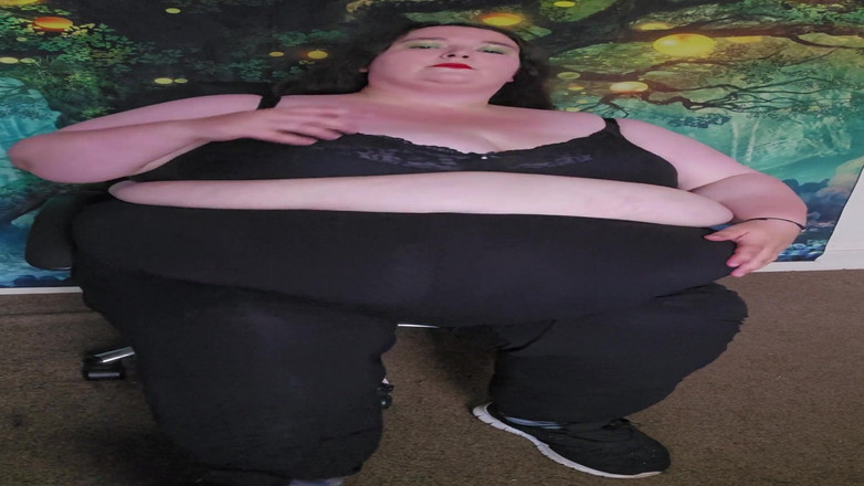 SSBBWLadyBrads: Cewek super semok lagi pakai baju