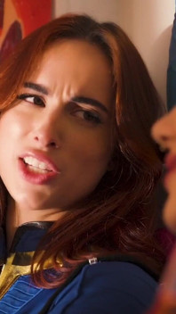 Sage Hunter Audrey Reid'i serpinti sığınağına boşaltıyor - fallout porno cosplay parodisi