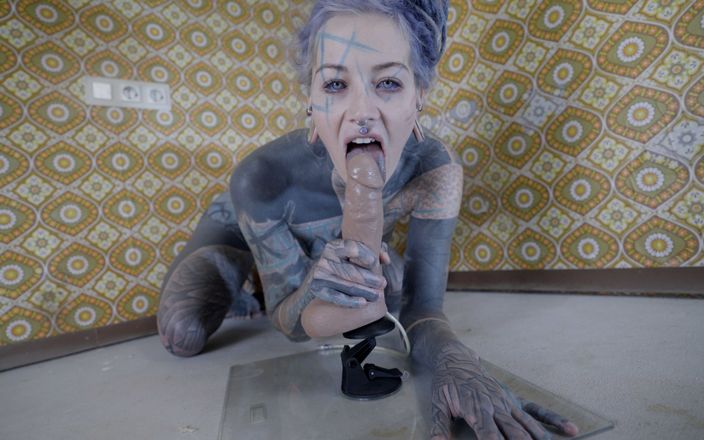 Z-Filmz: Alternative Tattoo Model Masturbating with Big Toy