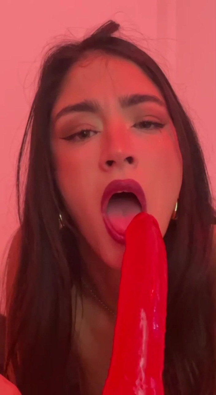 Josefina XOXO: Deep throat med min nya leksak