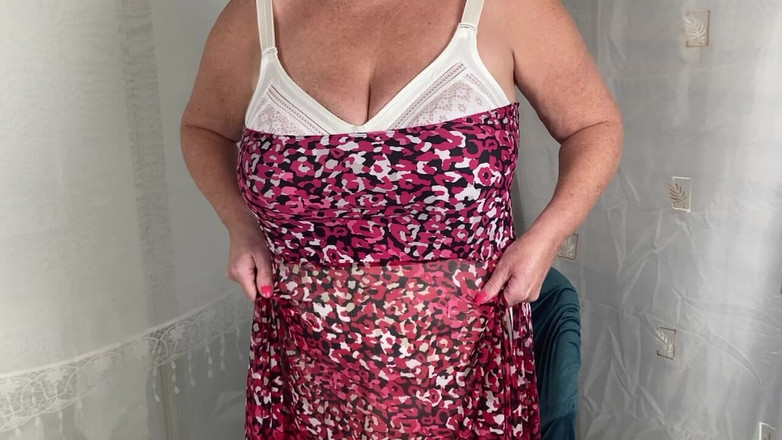 Aunty Sandra vintage girdle queen: आंटी Sandra तुम्हारे लिए कपड़े उतारती है