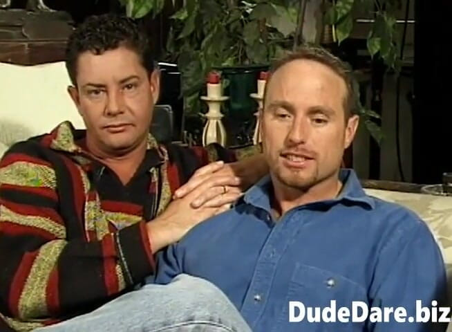 DudeDare: Casal gay fode hardcore depois de uma entrevista profunda