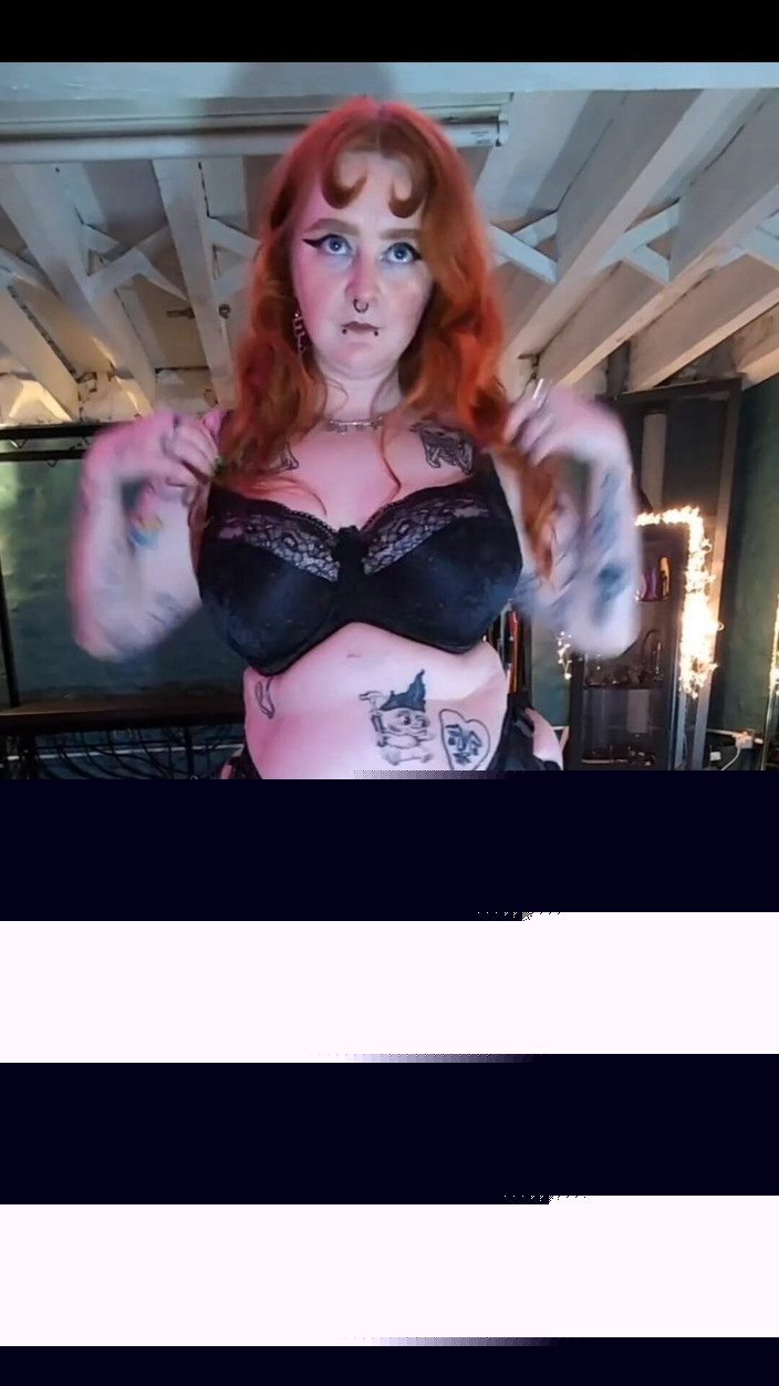 Bunny Royle: 오늘 밤 내 자지를 보여주고 싶었어.