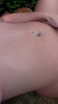 Milf fisting air terjun