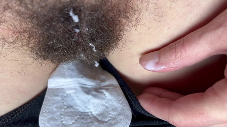 LolaLola: Schmutzige und nasse Höschen musste ich ausziehen