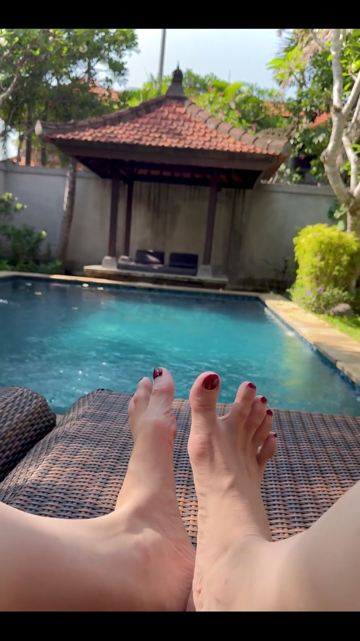 Aerie Rei: 안녕하세요. 여기에 특히 발 팬들을위한 하나입니다