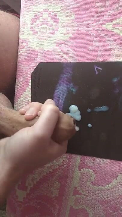 Hot guy solo: Kontol putih besar dihancurkan dan dientot