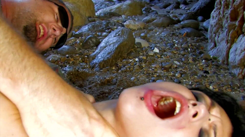 TeenXXX Stories: Aris Dark una teen mora con grandi tette fa un...