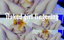 Lissa Ross: Chica desnuda dedeándose
