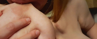 hugeboobswife: 你好宝贝，好消息，这是你的定制视频享受！