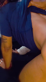 Goonie Live - She Broke Her Arm and Came to Fuck Giantess Booty