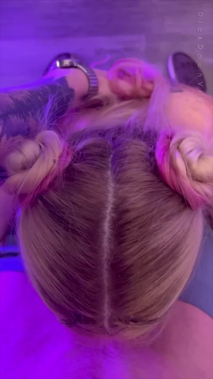 DickDownViVi: Orang asing cantik menghisap zakar awak dan memakai air mani...