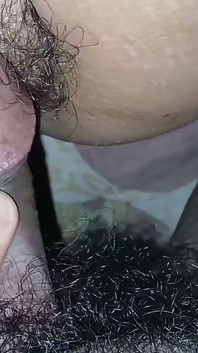 Ibu tiri bersendirian di rumah, minta saya bermalam dengannya
