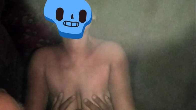 hotsimran70: Vesnická bhabhi velká prsa tvrdě šukají celou noc