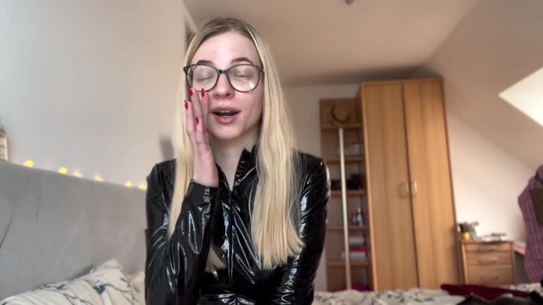 Goddess_Bella_Rae: 你对成为一个beta感到很糟糕吗？这部视频是给你的