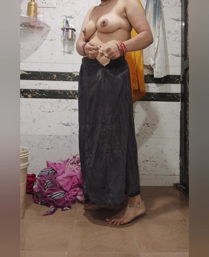 Priyahot77: Priya Bhabi Pusssy in Side Finger Hot Video