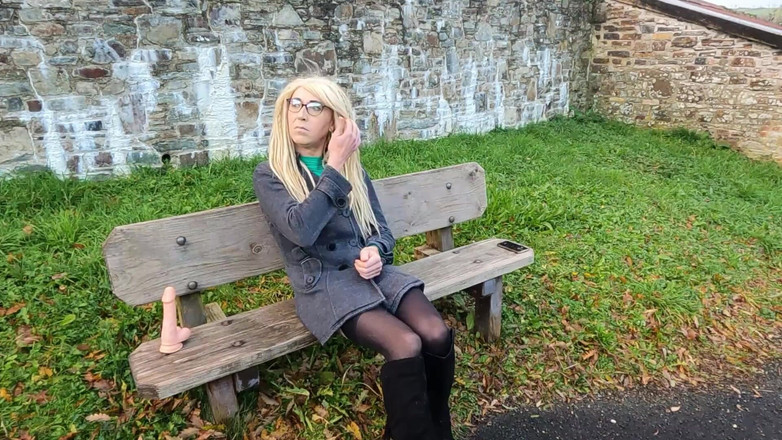 The Midnight Minx: चर्च में ट्रांस डिल्डो चुदाई