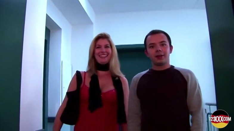 123XXX - 100% Amateurs: Sexy Blonde Babe Has a Dream of a Mouth Filled...