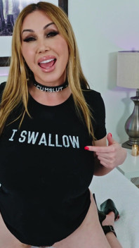 Kianna Dior Finger Bang Swallow