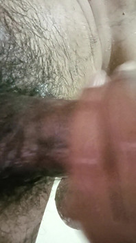 Kamera genç oğlanı mastrubasyon yaparken yakaladı