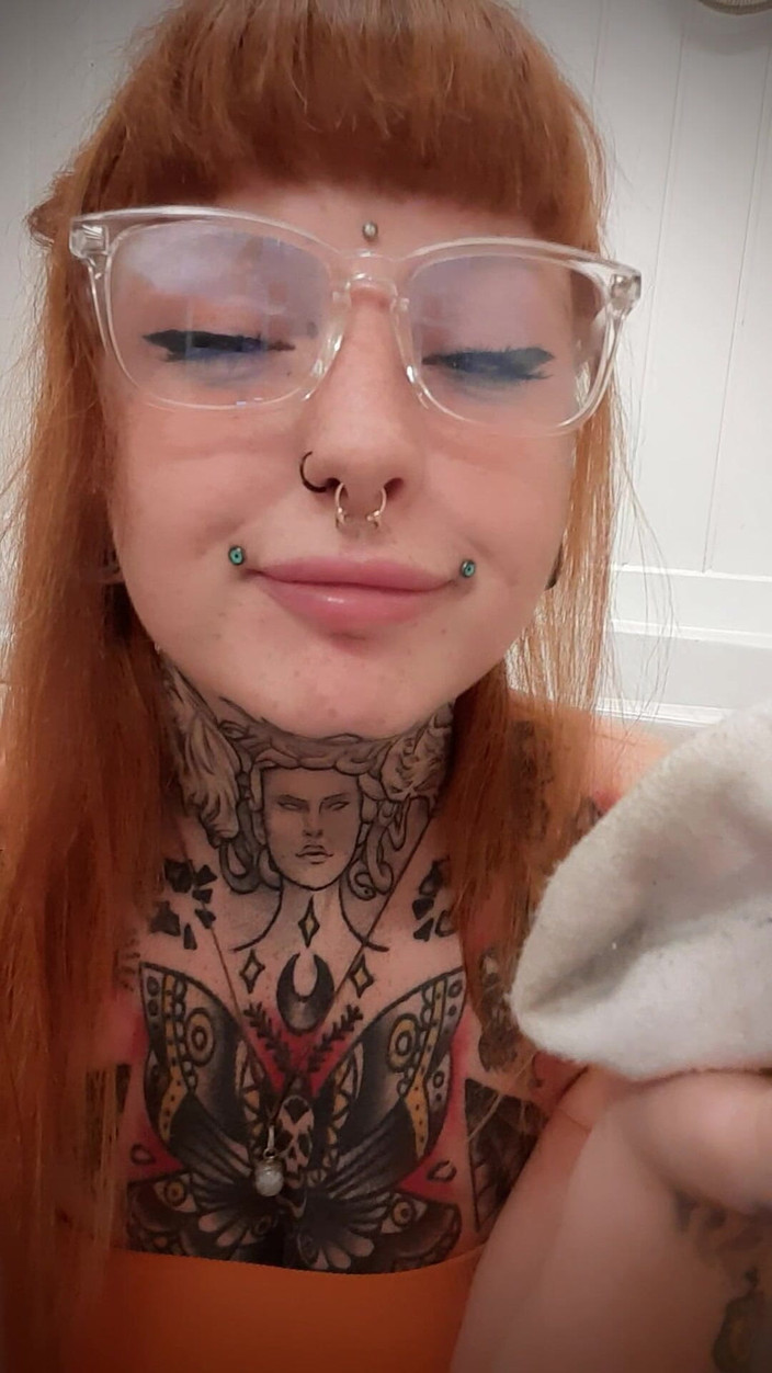 Yourfavecumslut: 땀에 젖은 운동화 양말/발 리뷰