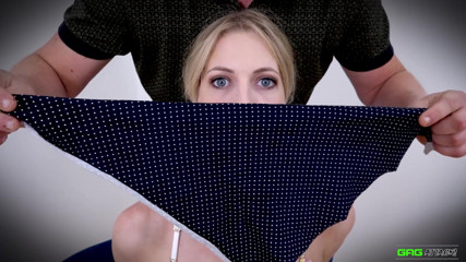 Gag Attack: Rebecca leah - Mikrofoam mit klebeband geknebelt