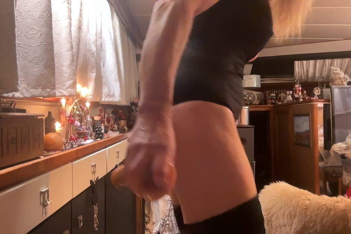 Sonitchka: Şöminenin yanında anal