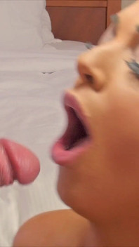 자지를 빠는 Jessi Summers