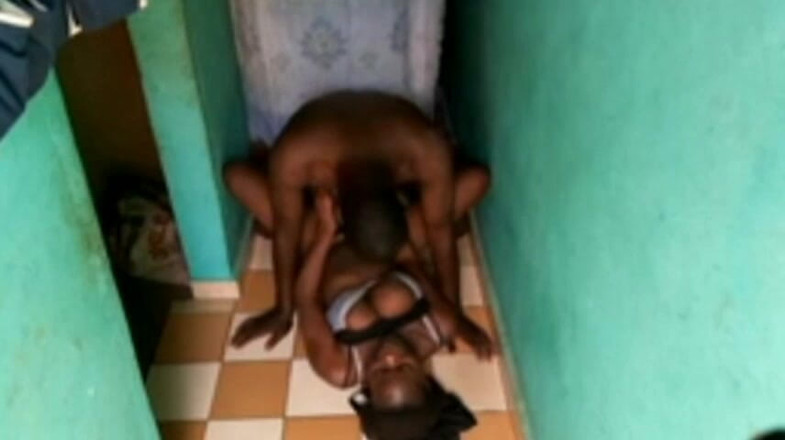 Viporn sex bais: अफ्रीकी आंटी देसी
