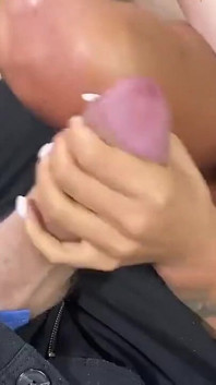 Monika Fox sála a šukala se 3 muži z jiného úhlu při natáčení porno filmu