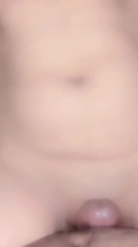 德里白人女孩把警察的整根鸡巴插进她的大屁股