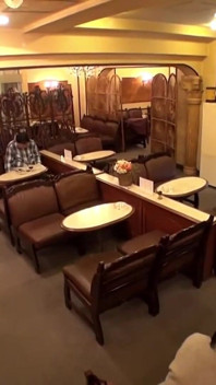 Surpriză în orașul mic. Două surori fermecătoare ridică căldura împreună - partea 1