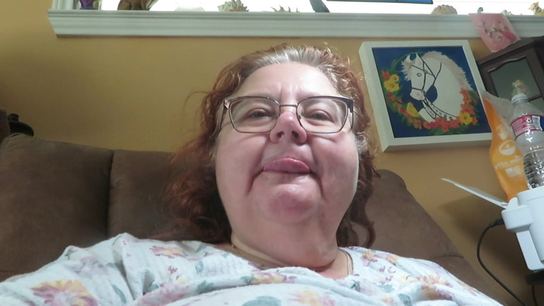 BBW nurse Vicki adventures with friends: Ем мою пиздинг-чашку для тебя, кормушки